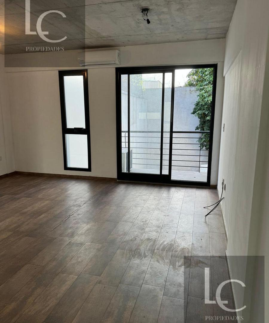 Foto de Alquiler Departamento Monoambiente con Patio en San Cristobal, imagen 2