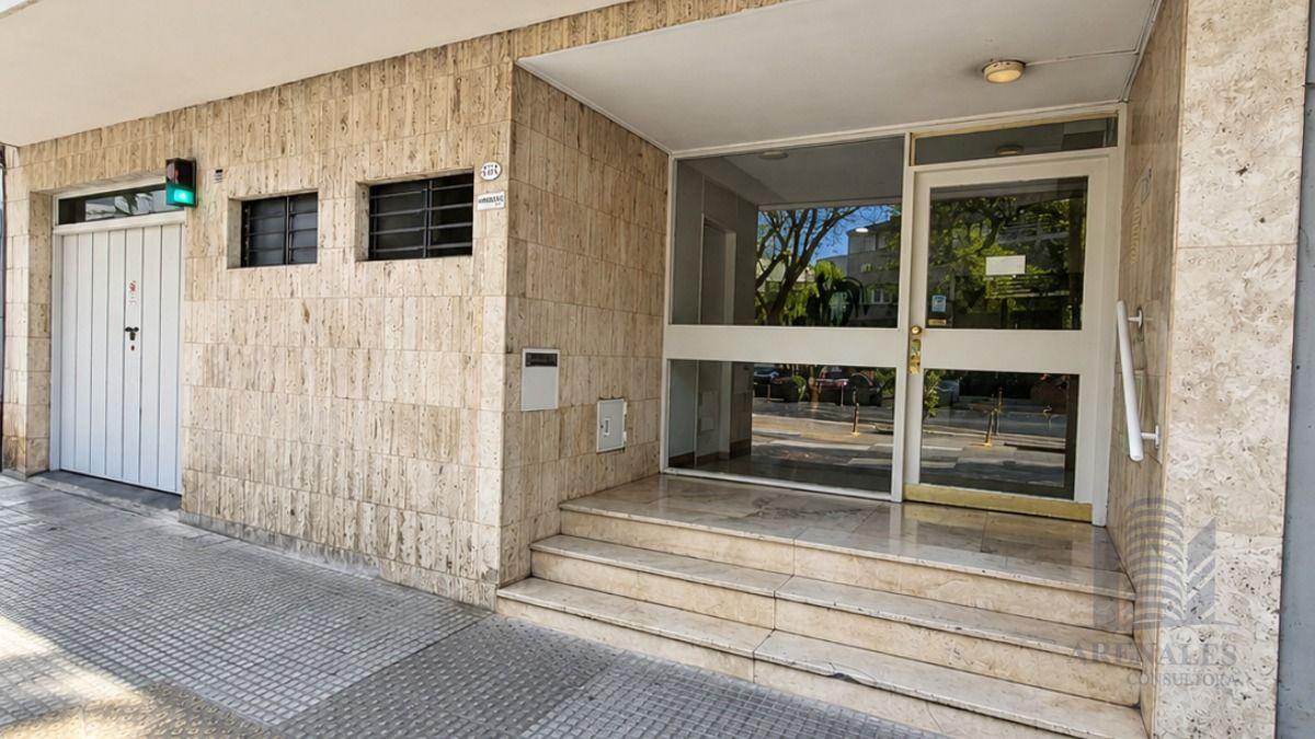Foto de DEPARTAMENTO DE DOS AMBIENTES DOS BALCONES COCHERA, imagen 2