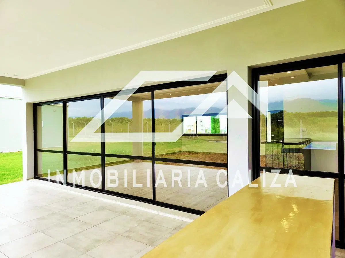 VENTA HERMOSA CASA 3 DORMITORIOS - COUNTRY LAS LIMAS 2