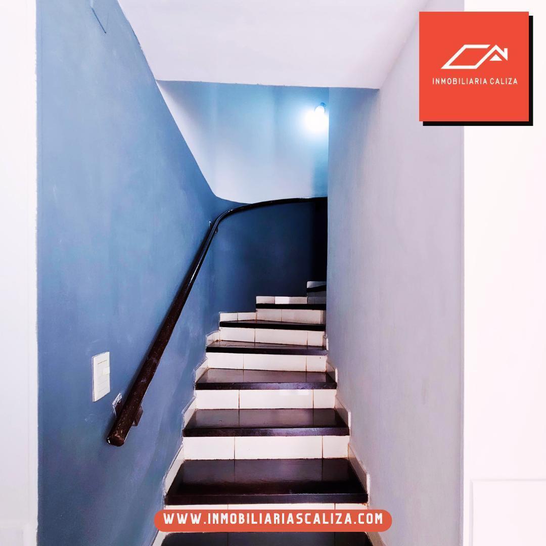 Foto de VENTA HERMOSA CASA PASAJE NEUQUEN 900 - ENTRE AV. ROCA Y ALSINA, imagen 3