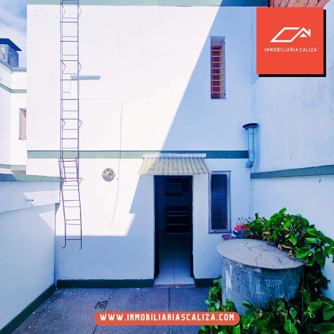 Foto de VENTA HERMOSA CASA BARRIO SUR - ENTRE AV. ROCA Y ALSINA, imagen 5