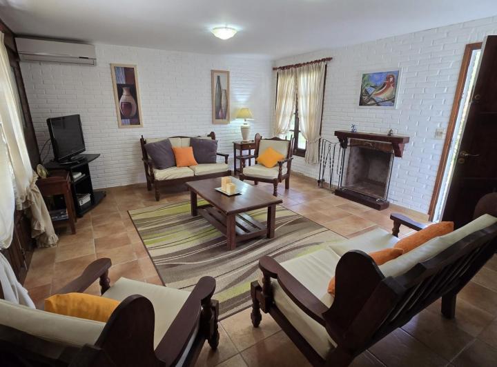 EXCELENTE CASA EN MARTIN PESCADOR (ZONA PLAYA) 3