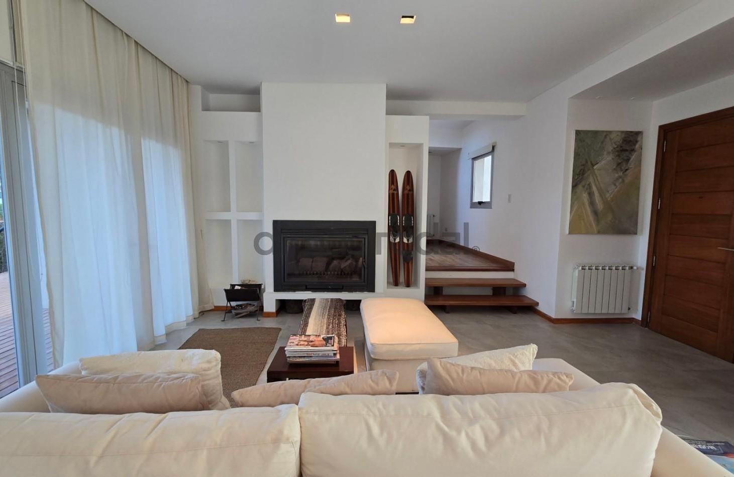 Foto de Casa en Venta en Pinamar - Excepcional Ubicacion, imagen 3