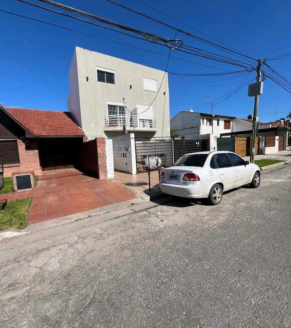 VENTA PH 2 AMBIENTES LA PERLA  BERUTTI 3746