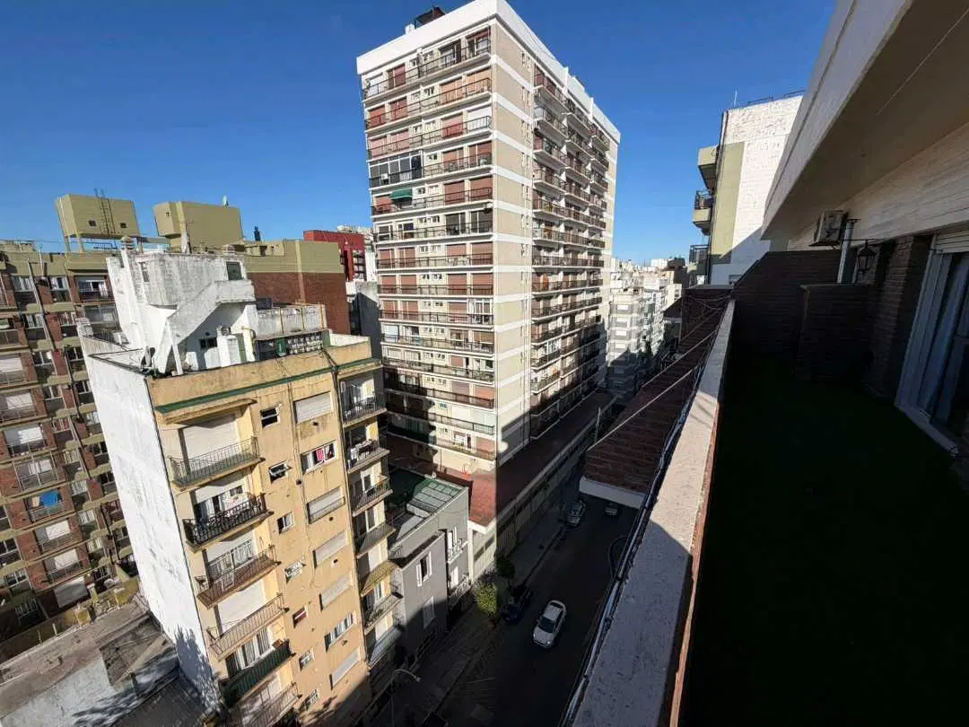 DPTO 2 AMBIENTES A LA CALLE CON COCHERA GASCON 2100 Piso 10 5