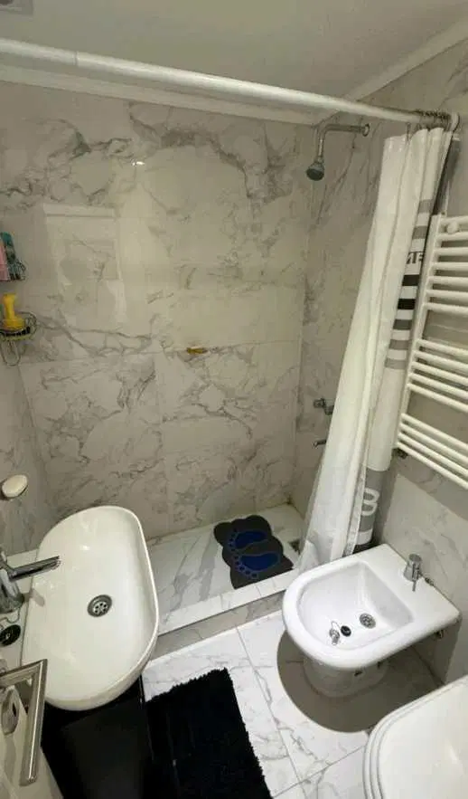 Dpto 2 Ambientes impecable!!! 6to piso a la calle con Balcón. 2