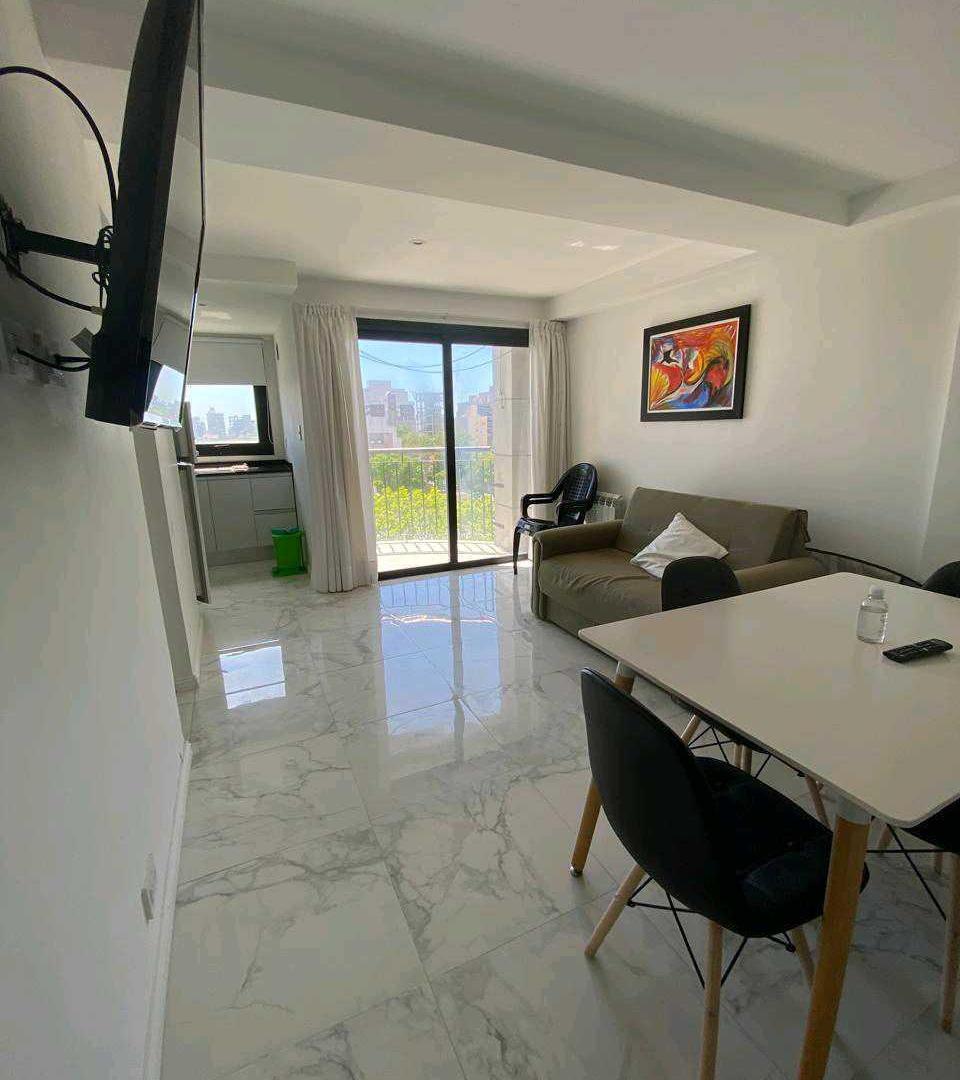 Foto de Dpto 2 Ambientes impecable!!! 6to piso a la calle con Balcón., imagen 4