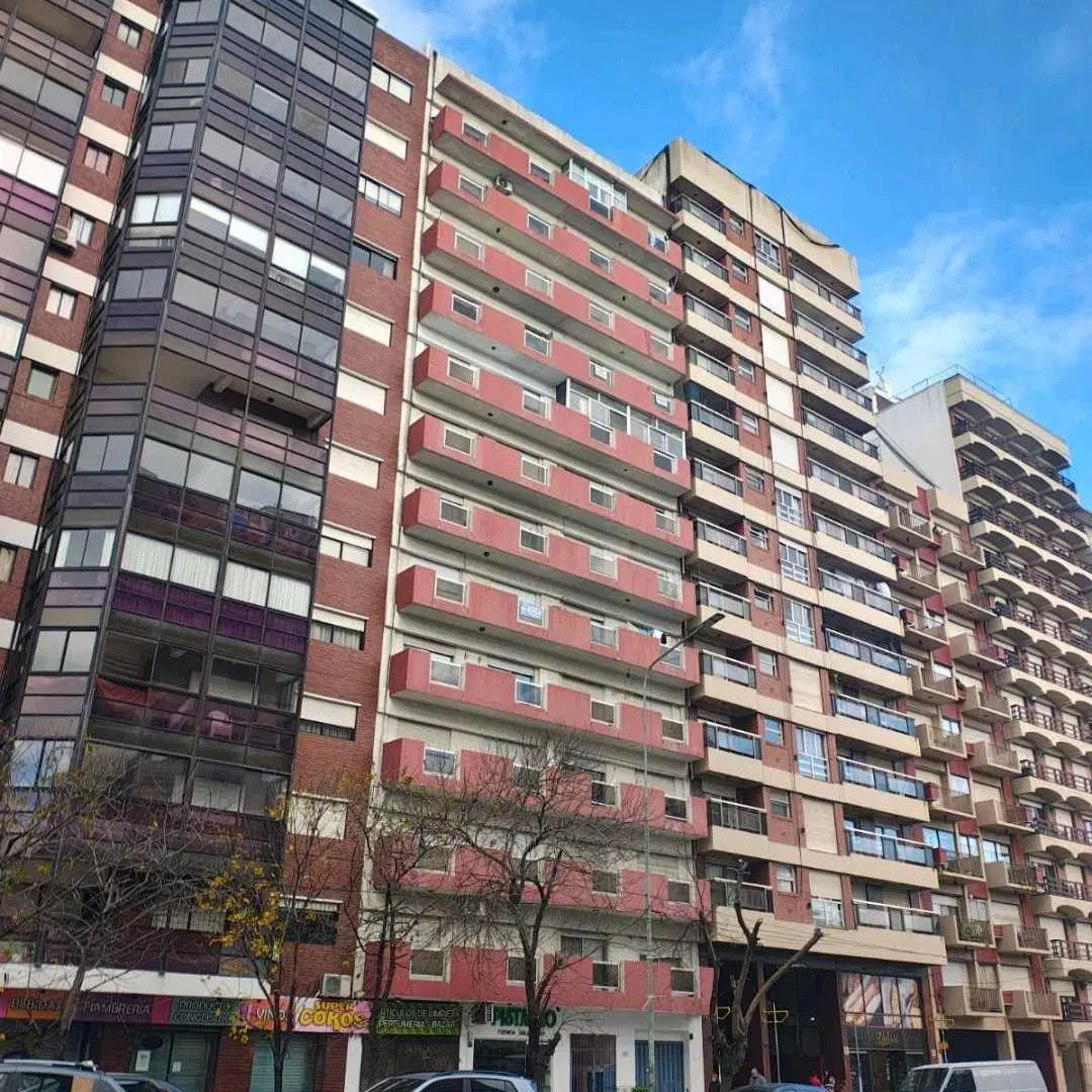 VENTA DEPARTAMENTO 2 AMBIENTES CON PATIO LA PERLA INDEPENDENCIA 1142 2