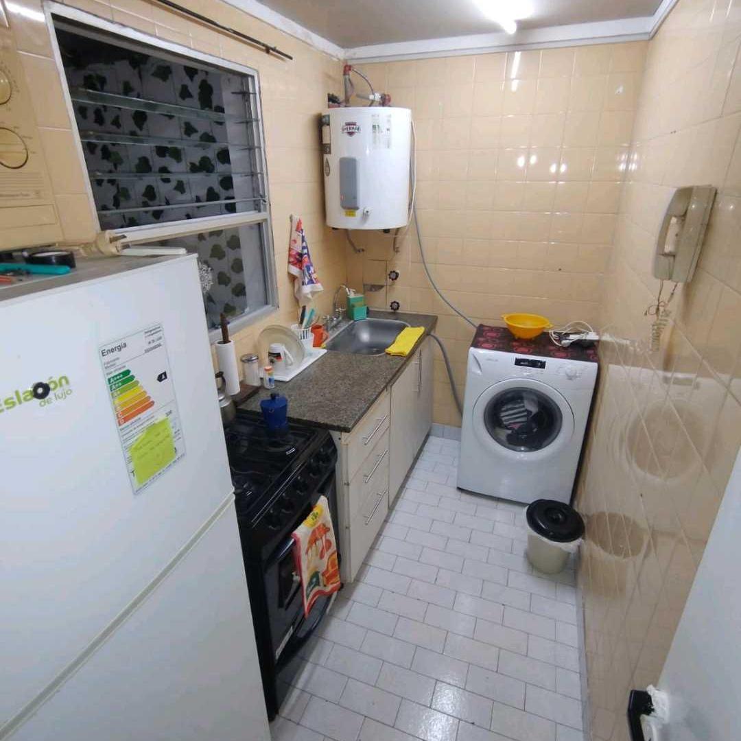 Foto de VENTA DEPARTAMENTO 2 AMBIENTES CON PATIO LA PERLA INDEPENDENCIA 1142, imagen 2