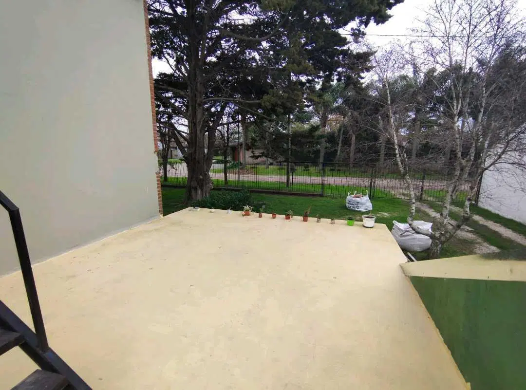 ALQUILER 24 MESES PH 2 AMBIENTES 1er PISO CON COCHERA Y PATIO. 3