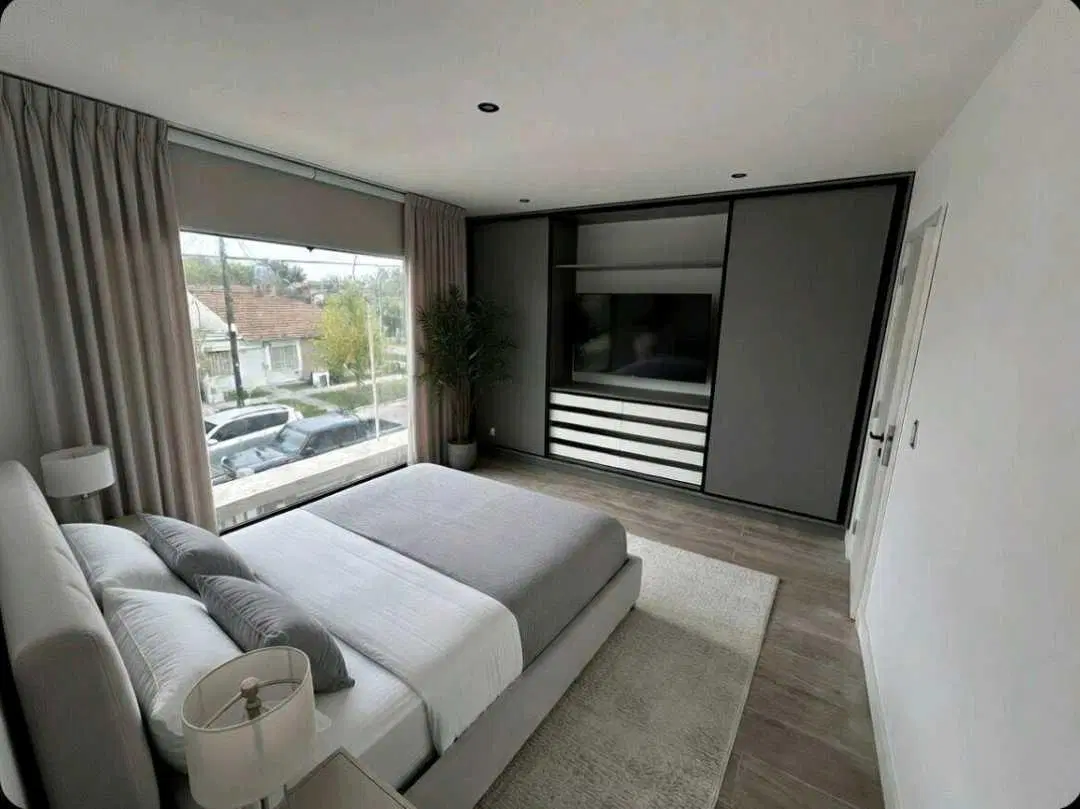 DUPLEX EN VENTA , CON COCHERA Y PATIO PROPIOS!!! BARRIO PARQUE LURO 8