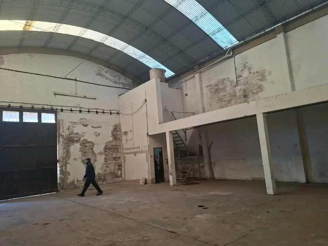 ALQUILER DE GALPÓN LOTE DE 304 METROS!! EL CANO 7700 4