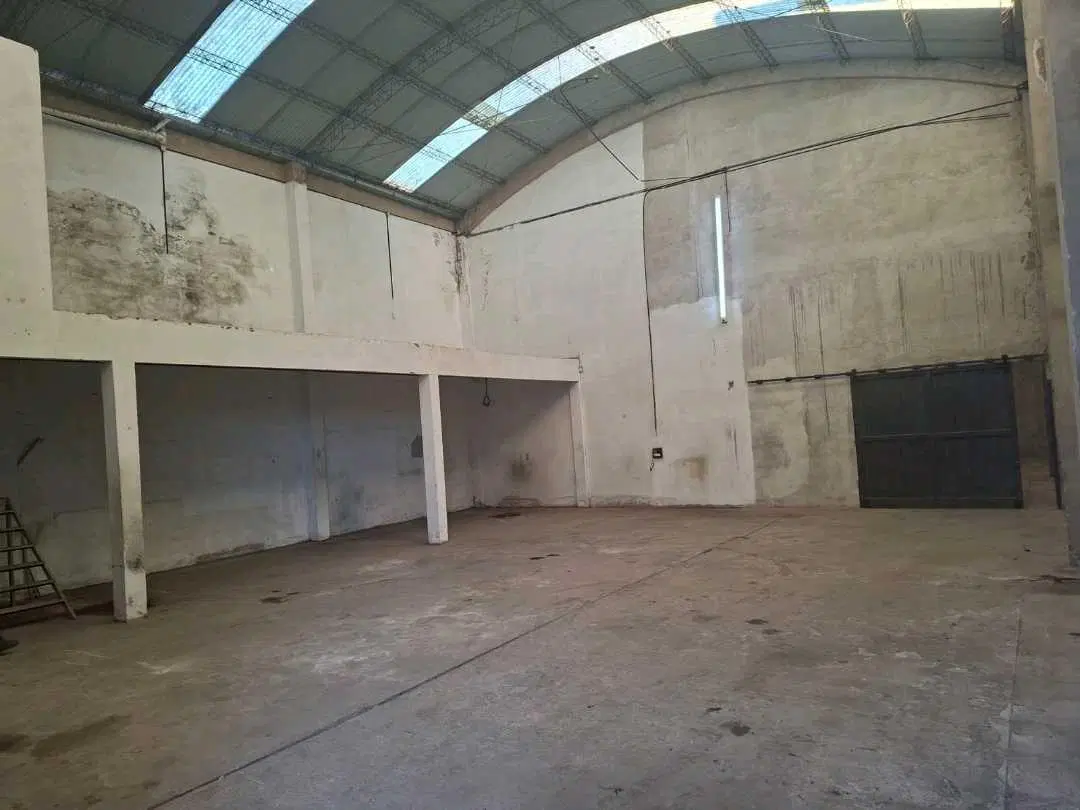 ALQUILER DE GALPÓN LOTE DE 304 METROS!! EL CANO 7700 2