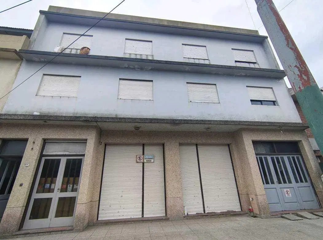 VENTA DE HOTEL SOBRE CALLE ACEVEDO Y PATAGONES.ATENCIÓN CONSTRUCTORES 1