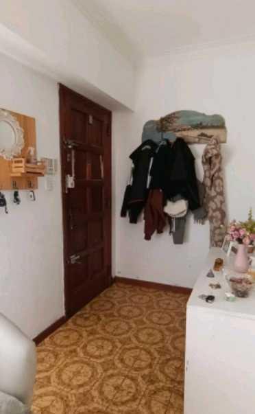 Foto de VENTA CHALET 5 AMBIENTES, CON GARAGE Y PATIO. APTO CRÉDITO AV. TEJEDOR, imagen 4