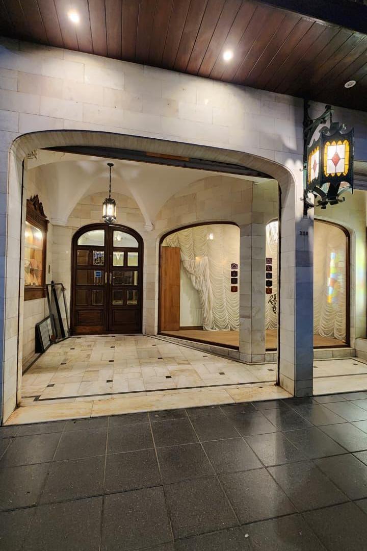 Foto de VENTA EXCELENTE SALON COMERCIAL ACTIVO PLAYA GDE CALLE ALEM, imagen 1