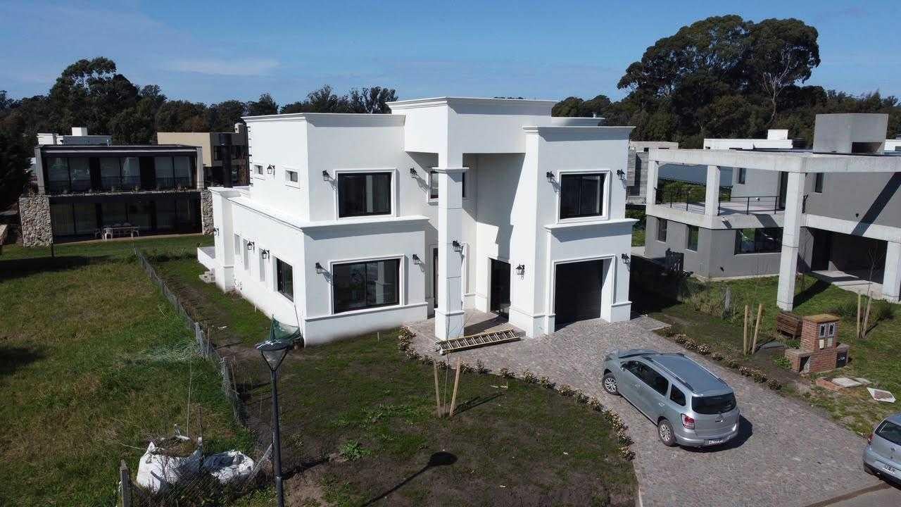 Foto de VENTA CASA 5 AMB RUMENCO JOVEN. L 128, imagen 1