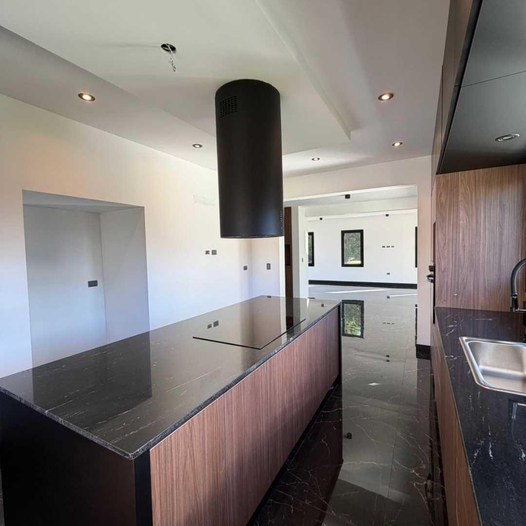 Foto de VENTA CASA 5 AMB RUMENCO JOVEN. L 128, imagen 4