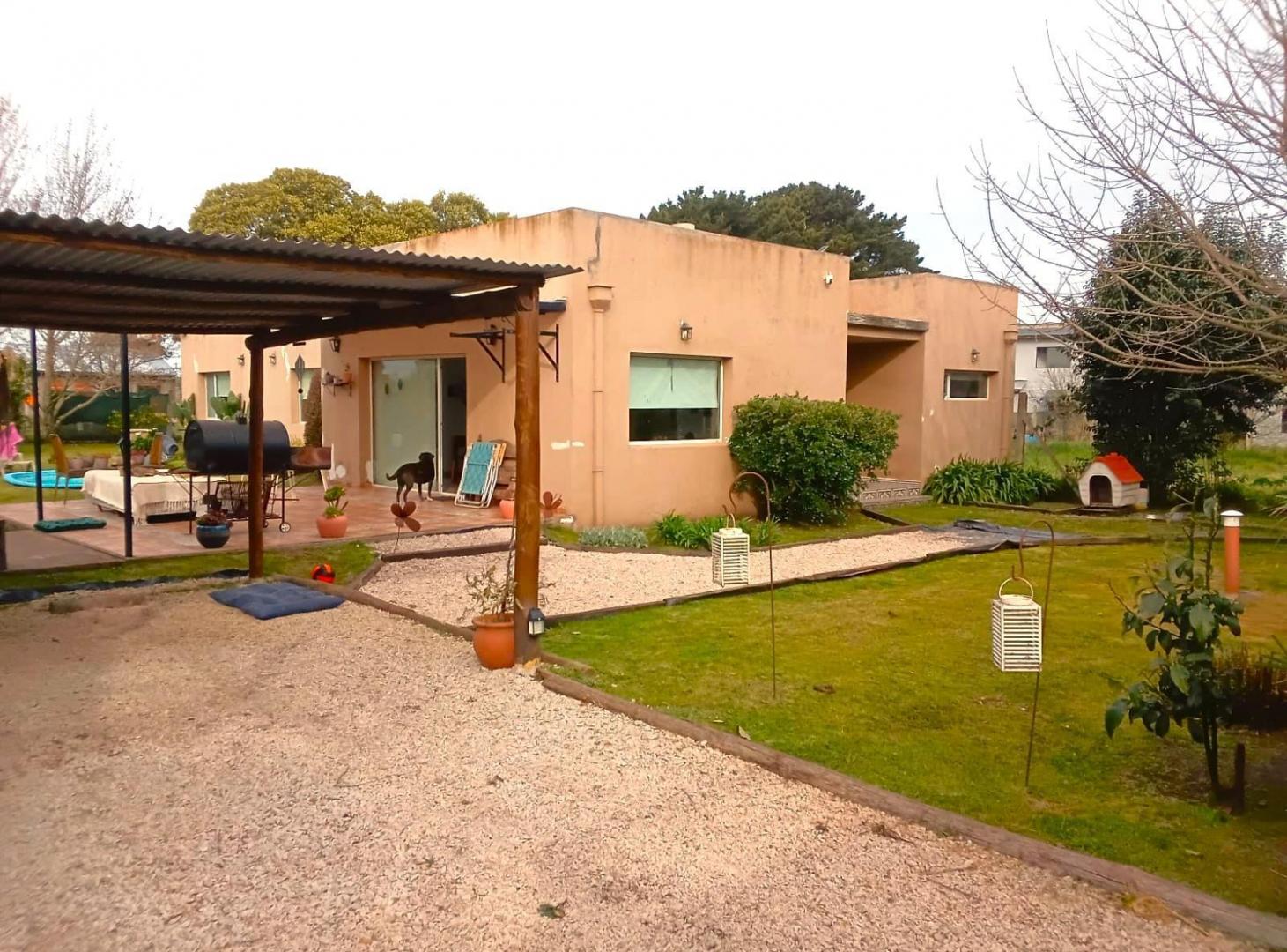 Foto de Venta casa 4 amb.con parque. Las margaritas. Apta credito, imagen 1