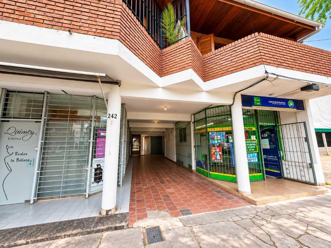 Foto de VENTA GALPON DE 23 COCHERAS SOBRE AVENIDA EN VILLA PRIMERA, imagen 3