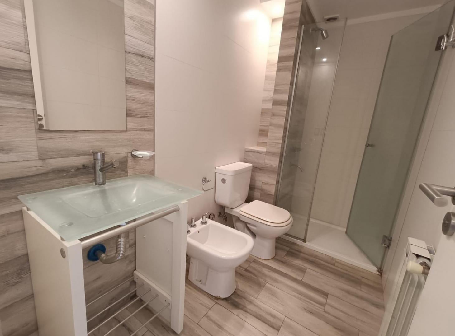 Foto de ALQUILER IMPECABLE MONOAMBIENTE CON BALCON AL FRENTE ZONA ALDREY, imagen 5