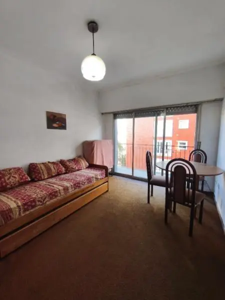 DEPTO. 1 AMB. CON BALCON - PLAZA MITRE - MAR DEL PLATA 3