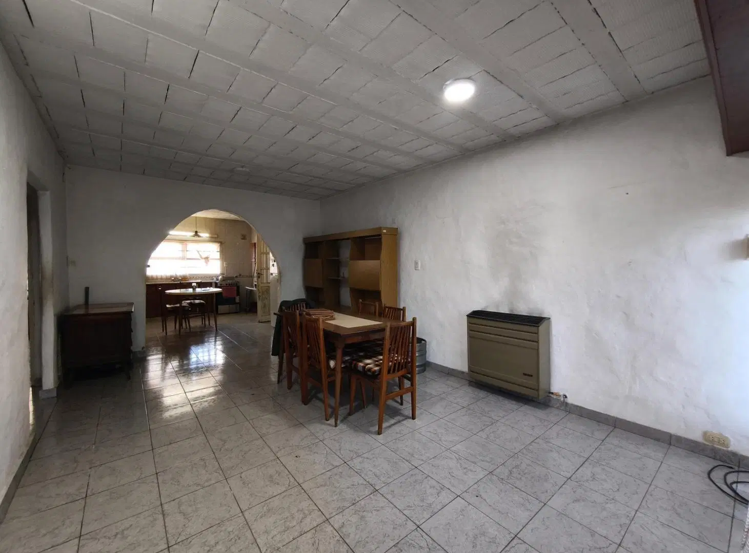 ALQUILER 24 MESES - CASA EN PH - 3 AMB. + COCHERA DOBLE LINEAL Y JARDIN - BARRIO VILLA PRIMERA - MAR 2