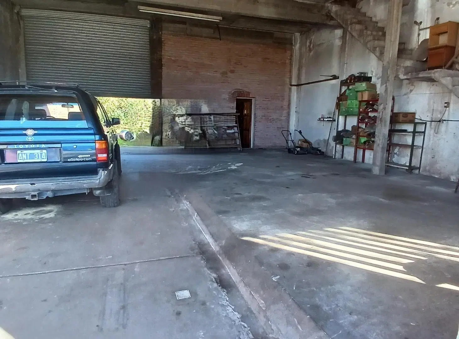 GALPON EN VENTA  SOBRE LOTE DE 440 M2 COLON 6450 4