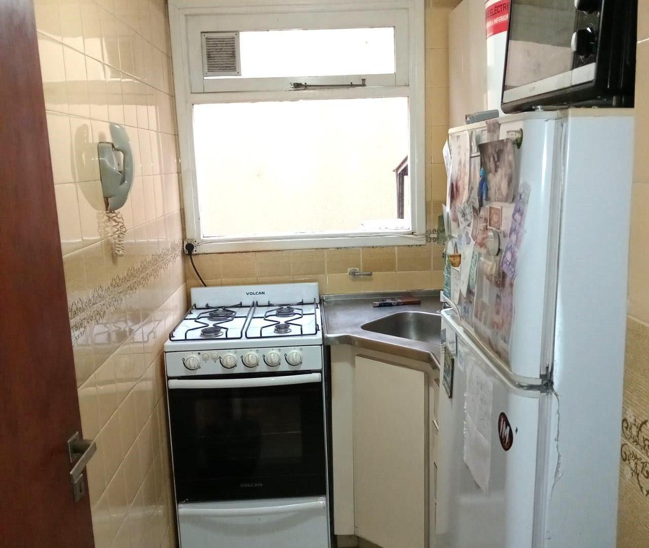 Foto de VENTA DEPARTAMENTO 2 AMB CON PATIO SAN MARTIN AL 3600 PZA ROCHA, imagen 3