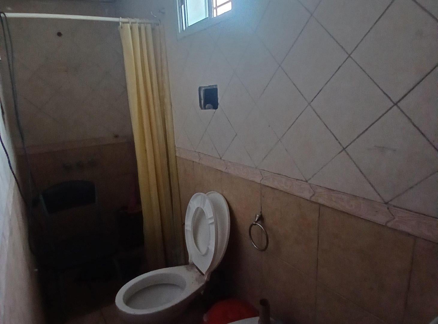 Foto de VENTA LOTE CON LOCAL Y VIVIENDA A RECICLAR O DEMOLER MORENO 4756, imagen 5