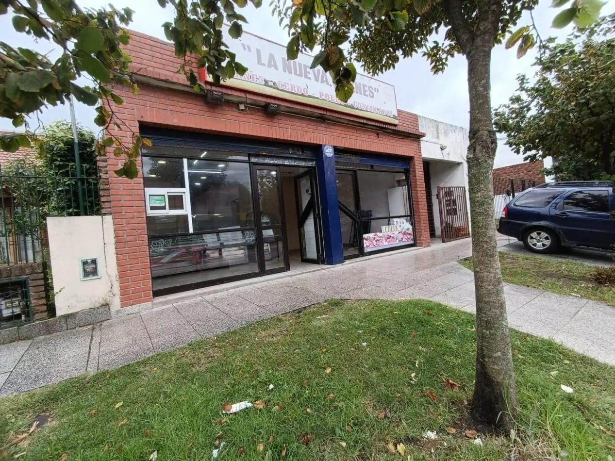 ALQUILER LOCAL COMERCIAL CON CAMARA FRIGORIFICA SOBRE AVENIDA. IDEAL VARIOS RUBROS. MUNDIALISTA 3