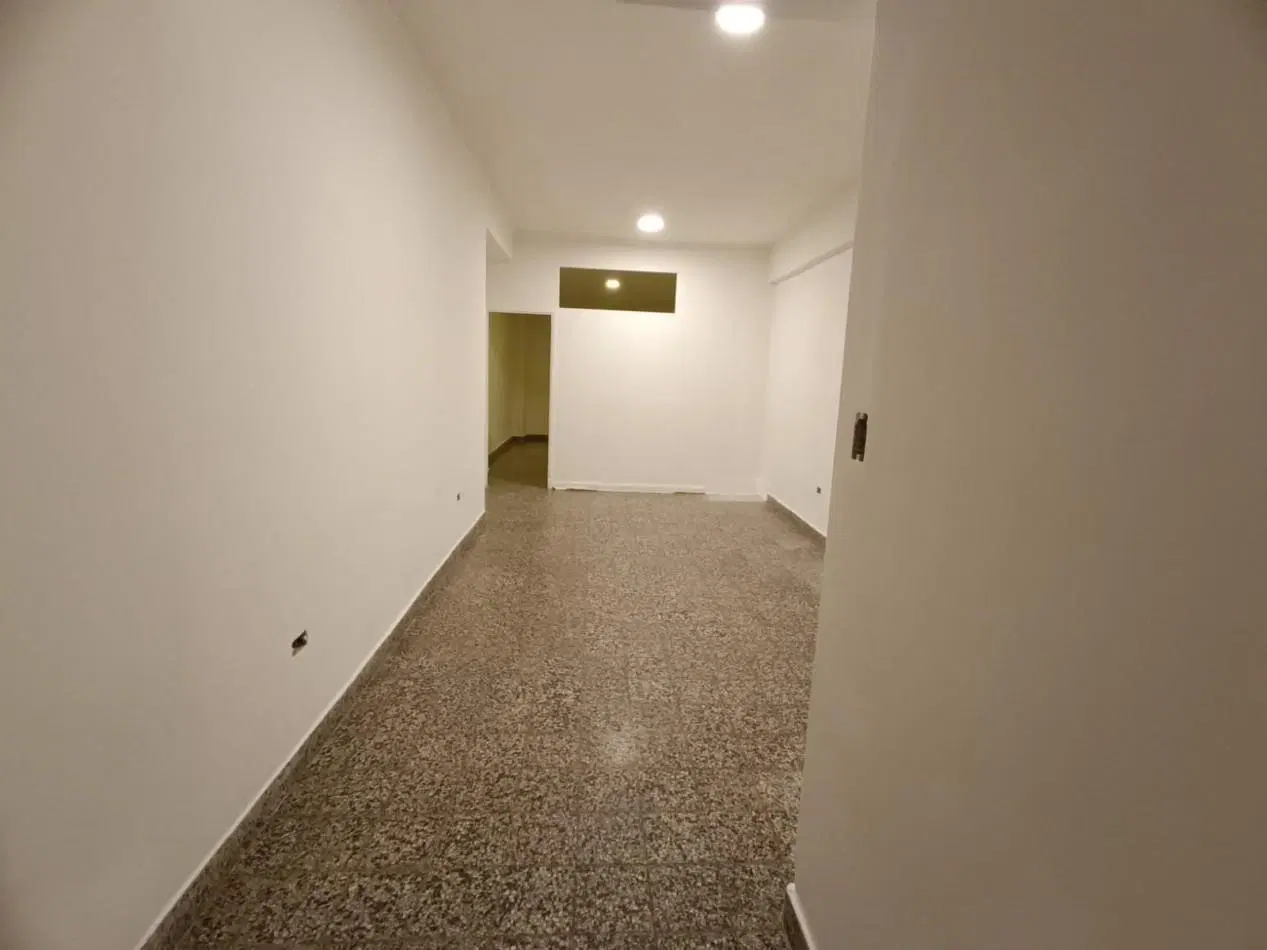 ALQUILO LOCAL COMERCIAL AL FRENTE, DIVISIBLE CON ZOTANO APTO DEPOSITO U OFICINA. CENTRO 5