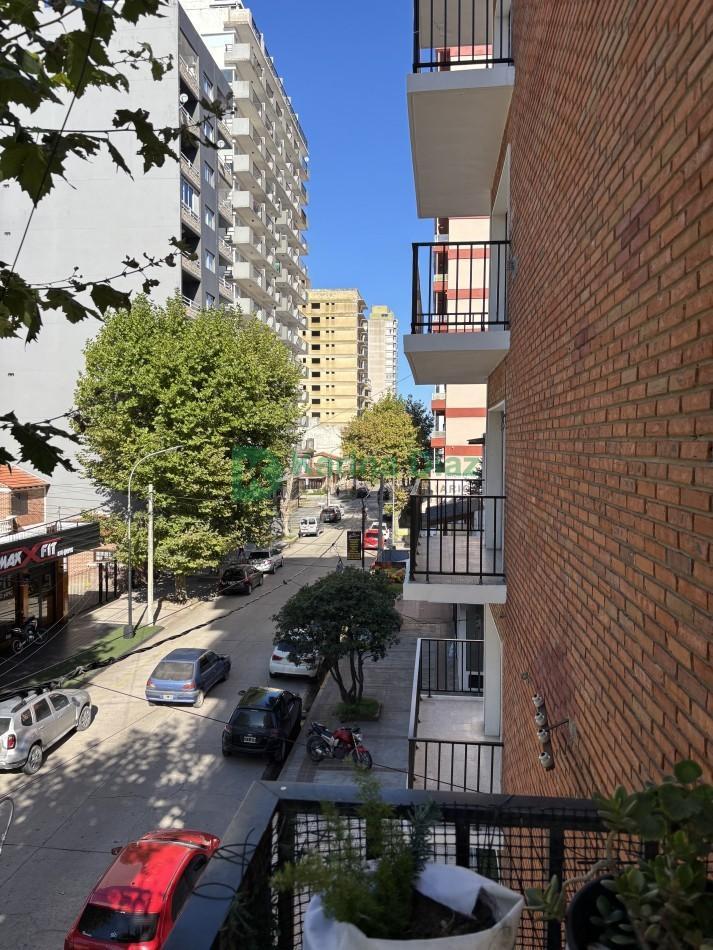 Departamento 3 Amb con Balcon Al Frente Zona 1 3
