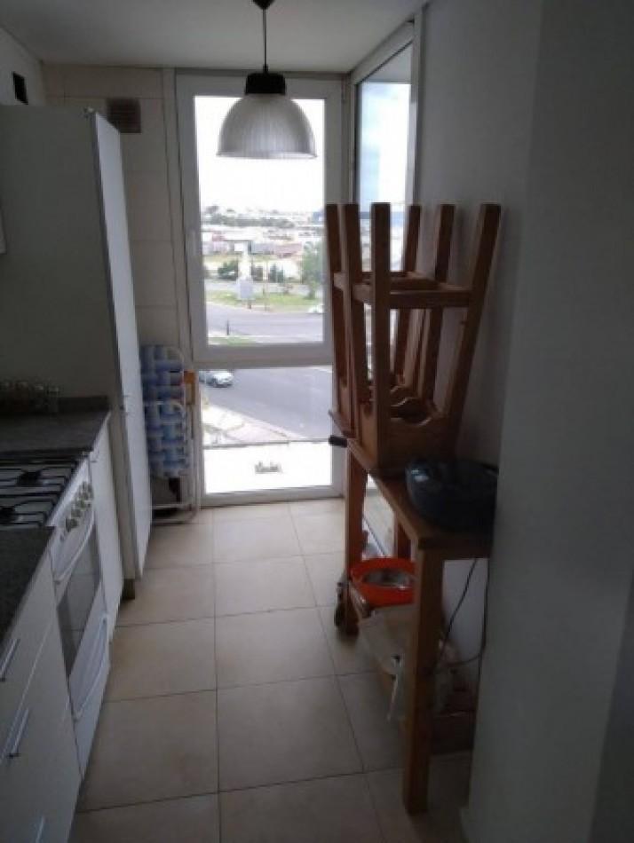 Foto de VENTA DEPARTAMENTO 2 AMB VISTA AL PUERTO, imagen 2