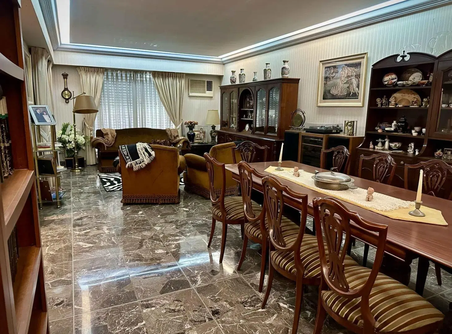 Olivos: Chalet de 6 ambientes Garage y Quincho Lote 10x50 Hay que verlo! 2