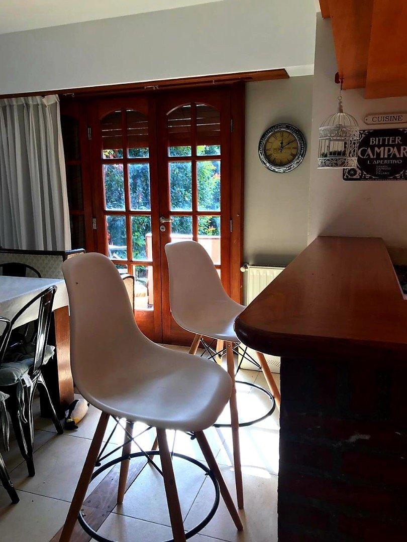 Casa en Esquina, 3 Dorm., Parque, Barrio Residencial San Carlos 3