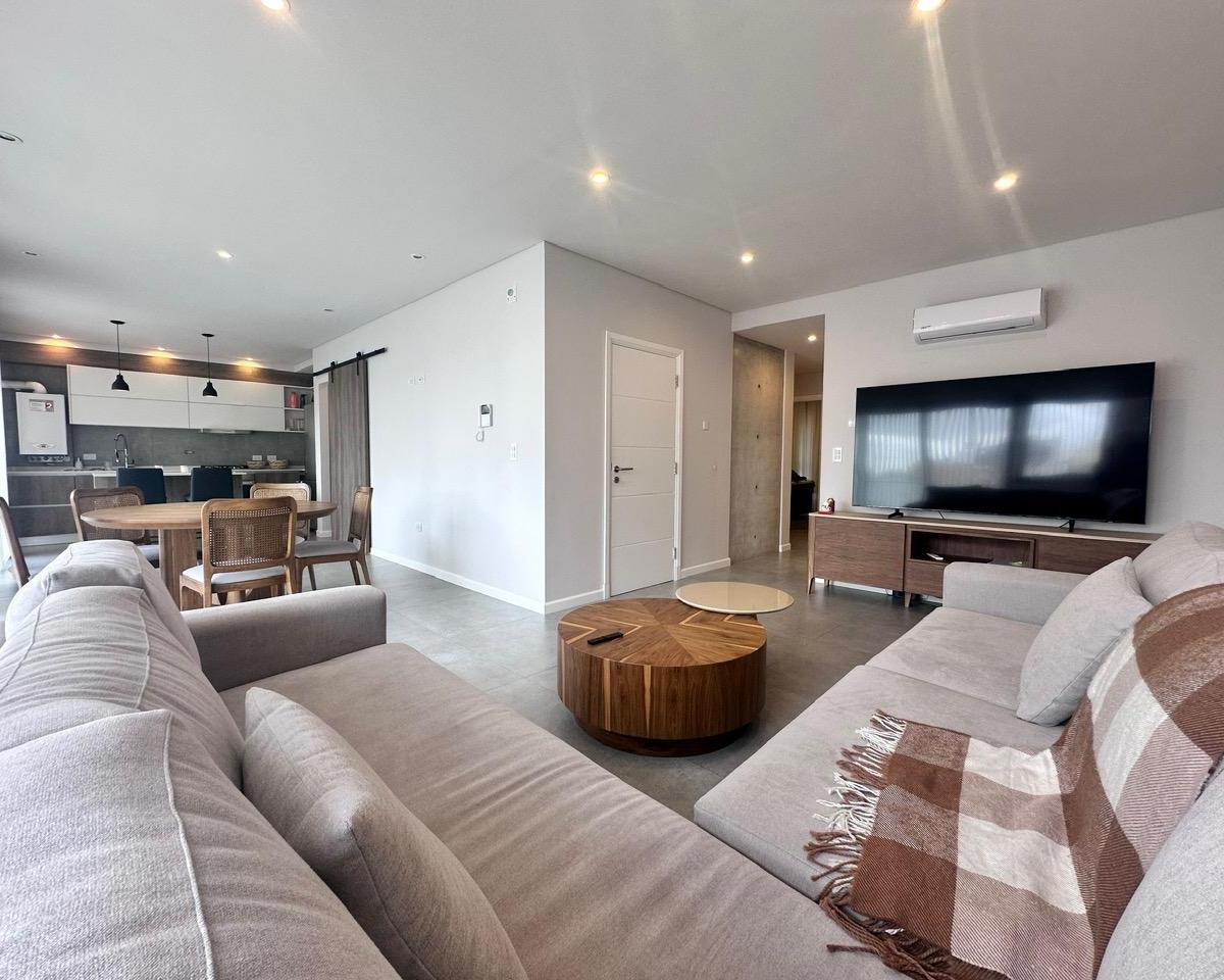 Foto de Piso 4 ambientes, cochera y terraza privada Guemes, imagen 3