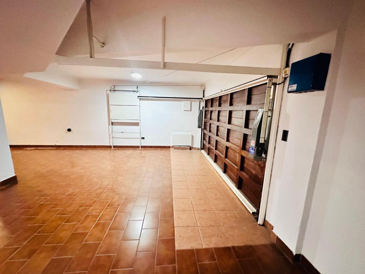 Amplia Propiedad 4 Dorm., Dependencia, Pileta y Quincho 2