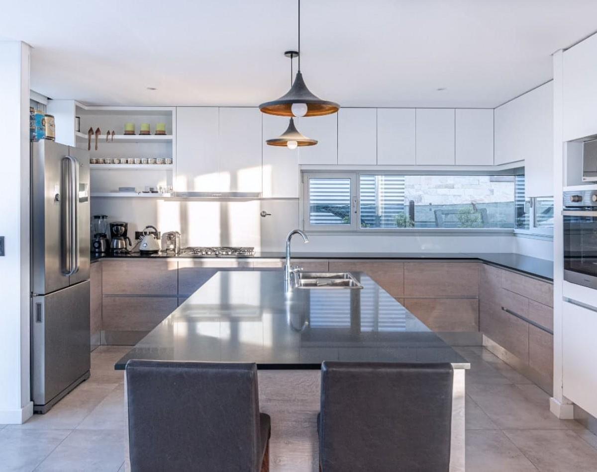 Foto de Casa contemporanea con 4 dormitorios barrio privado Arenas del Sur, imagen 2