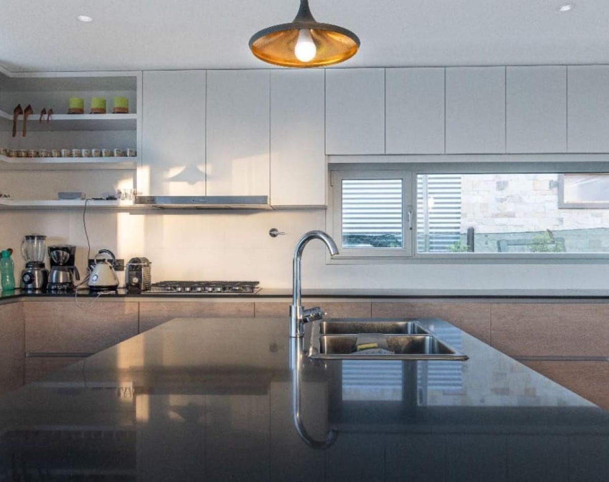 Foto de Casa contemporanea con 4 dormitorios barrio privado Arenas del Sur, imagen 3