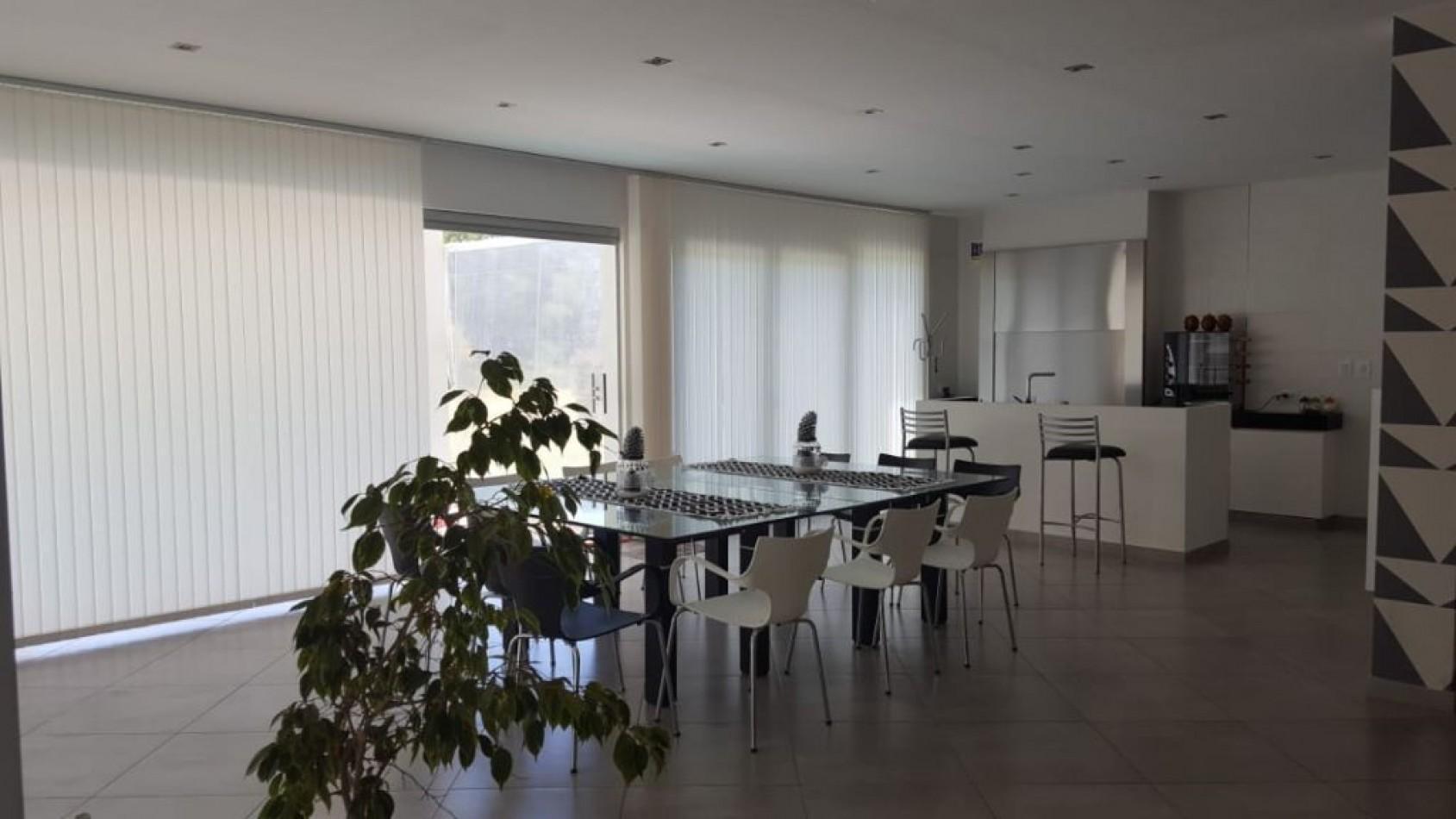 Foto de Amplia Casa sobre Lote unico de 1250 mts2 barrio privado Rumenco, imagen 3