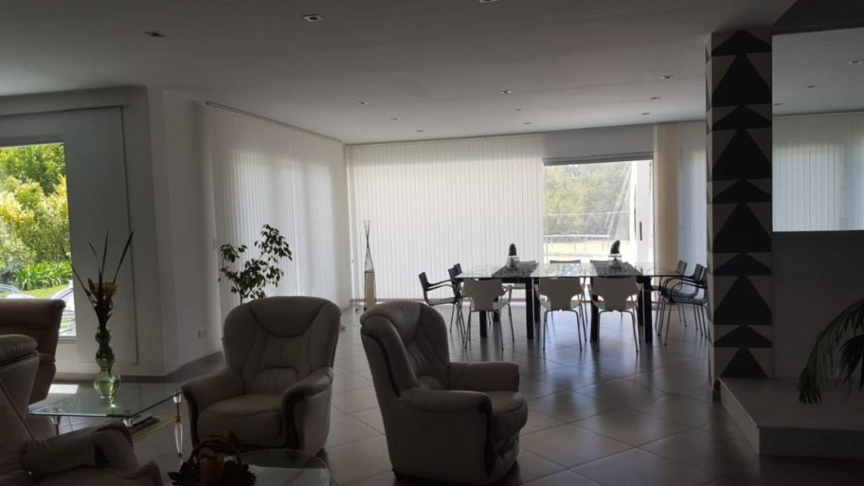 Foto de Amplia Casa sobre Lote unico de 1250 mts2 barrio privado Rumenco, imagen 2