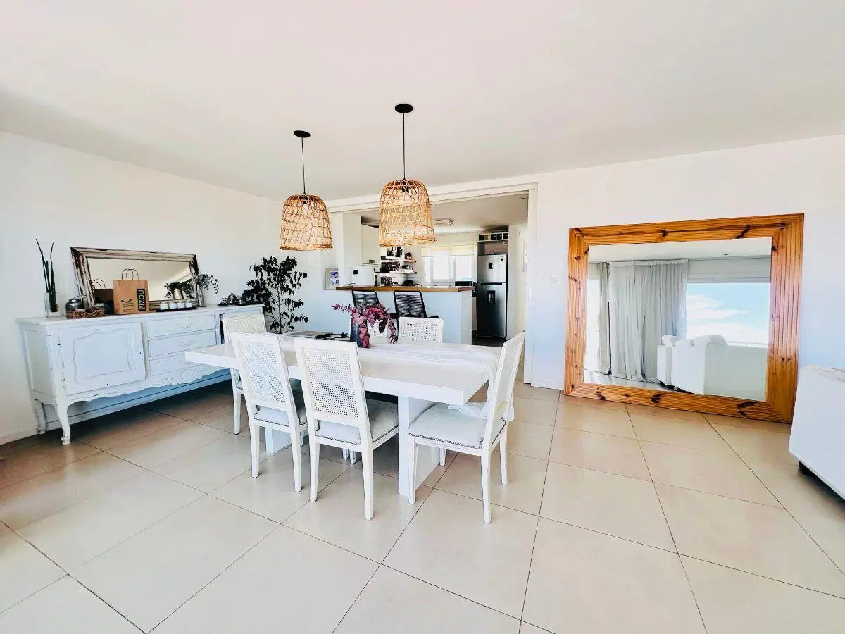 Piso en duplex con quincho, solarium y jacuzzi privado Playa Varese 2