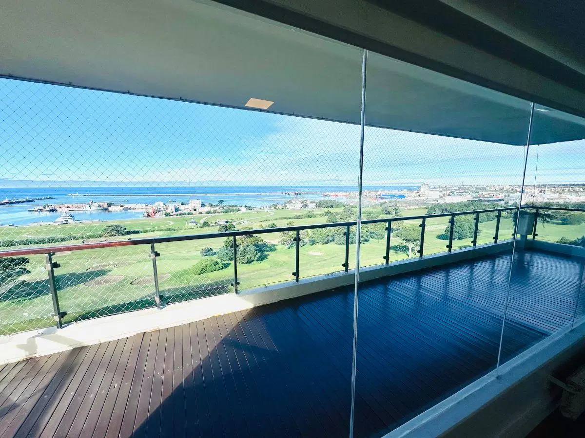 Amplio Piso 4 ambientes 2 cocheras frente al mar Playa Grande 5