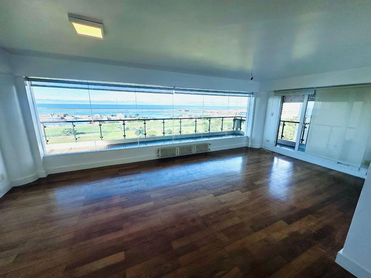 Amplio Piso 4 ambientes 2 cocheras frente al mar Playa Grande 4