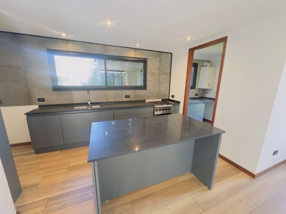 Foto de Casa contemporánea 4 ambientes barrio privado Las Prunas, imagen 4