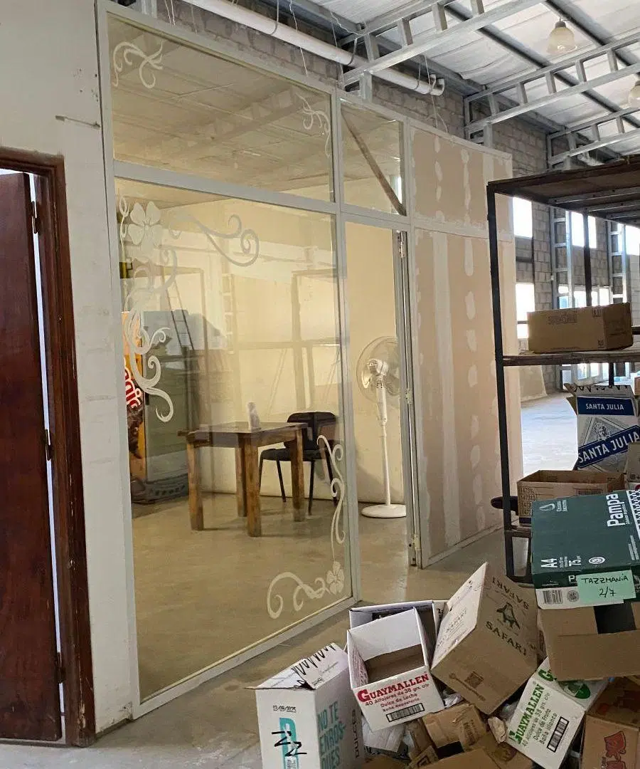 VENDE / ALQUILA. Importante local comercial con depósito – Apto todo rubro 5