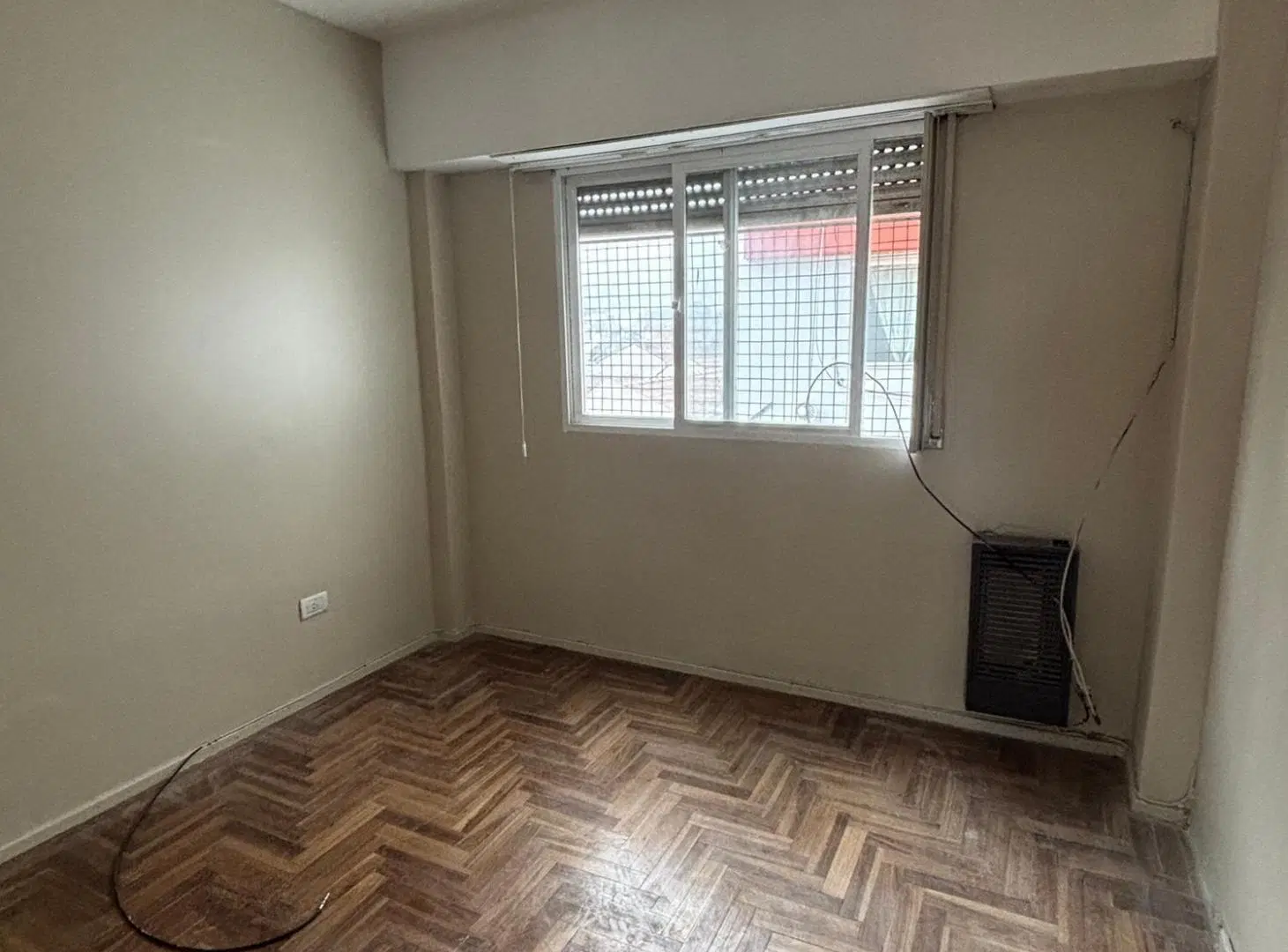 DPTO 3 AMBIENTES - CON COCHERA - ALBERTI 2500 3