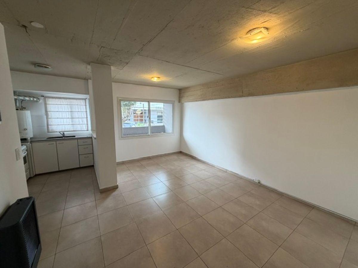 Foto de PH 2 ambientes en Alquiler a la calle, imagen 2