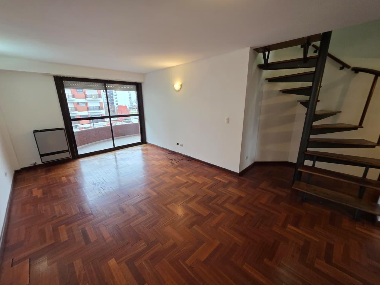 Foto de Departamento 3 ambientes con cochera cubierta en Alquiler Barrio La, imagen 4